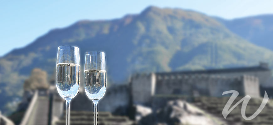 champagne on the great wall, travel style