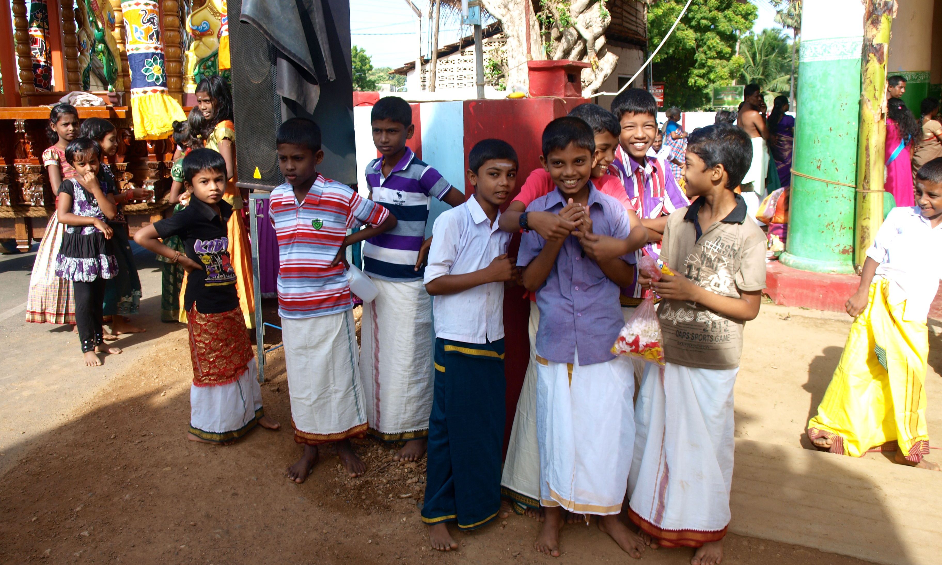 Local Children at the Hindu Festival in Jaffna, discover sri lanka