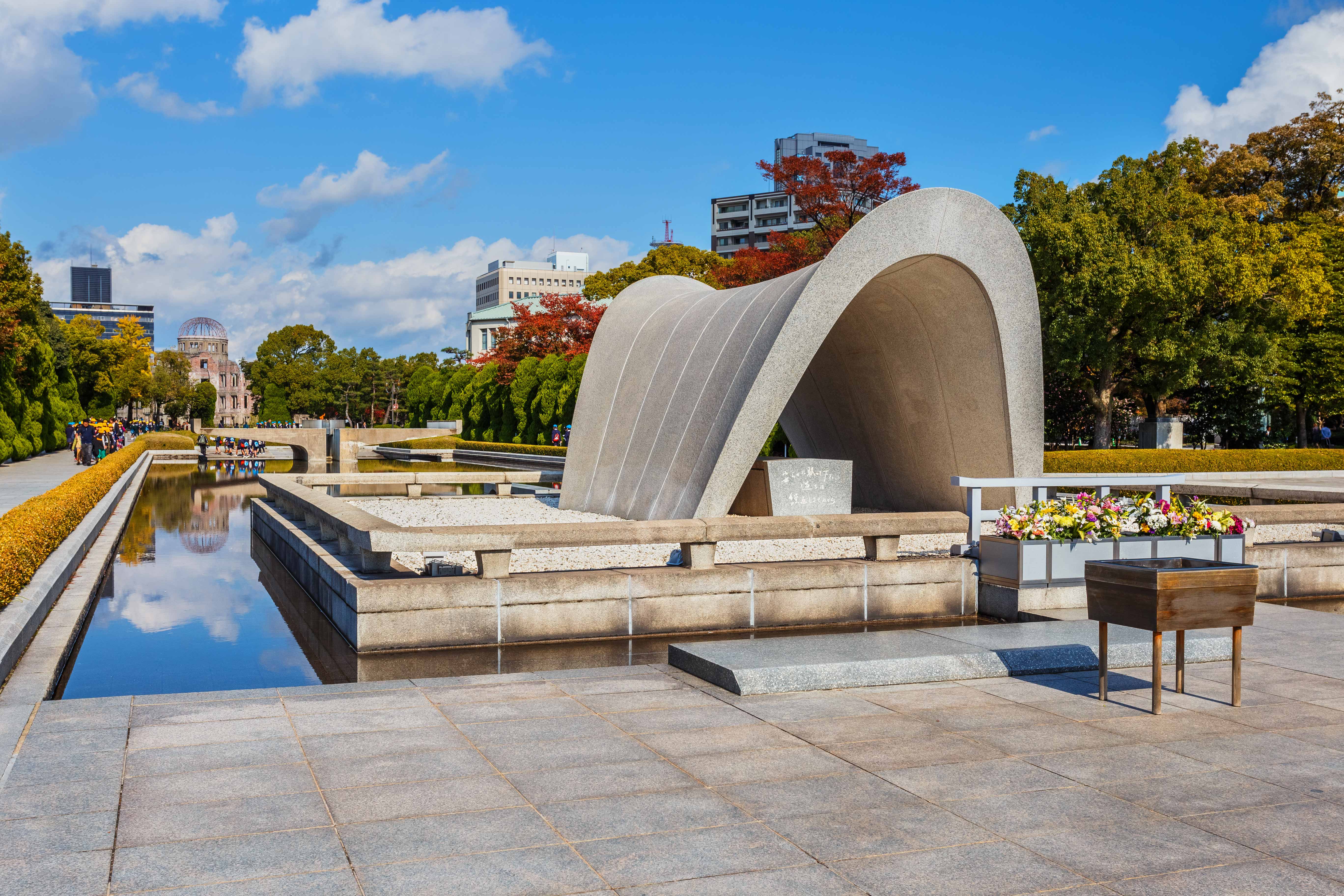 Hiroshima Peace Park, traditional japan