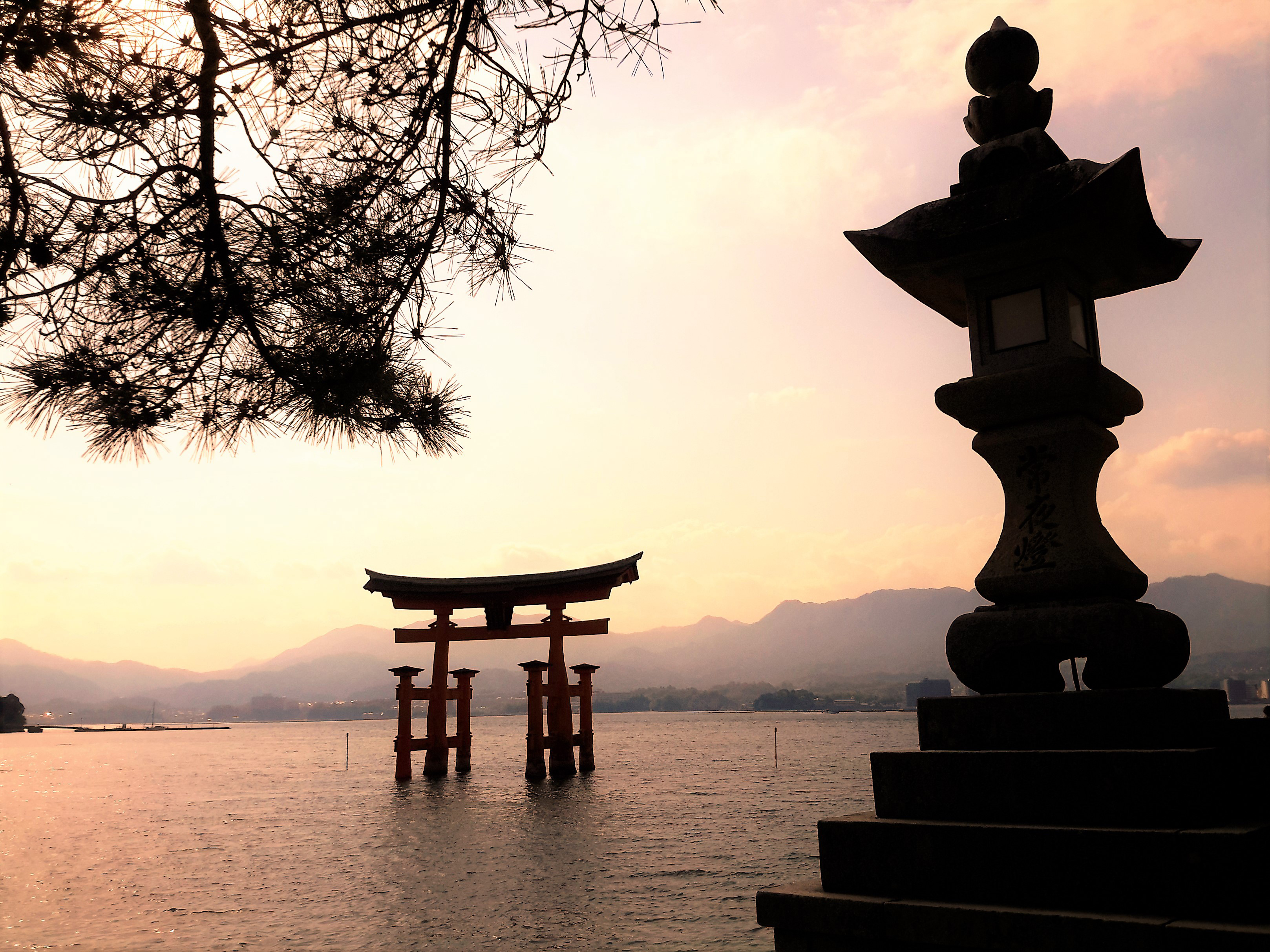 Itsukushima Shrine, traditional japan