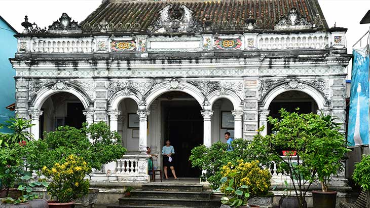 Front entrance to Huynh Thuy House