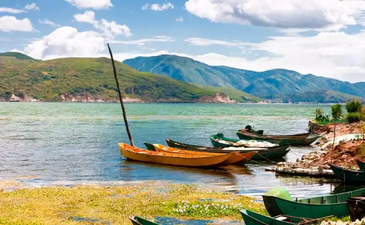 Cruise on Erhai Lake