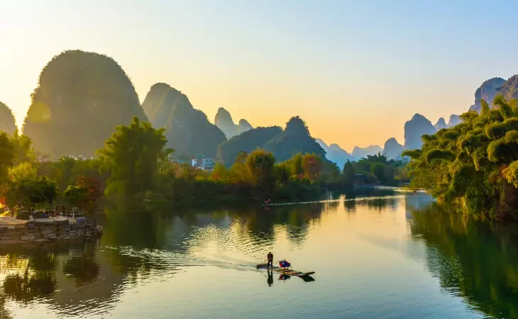 Cruise along the Li River