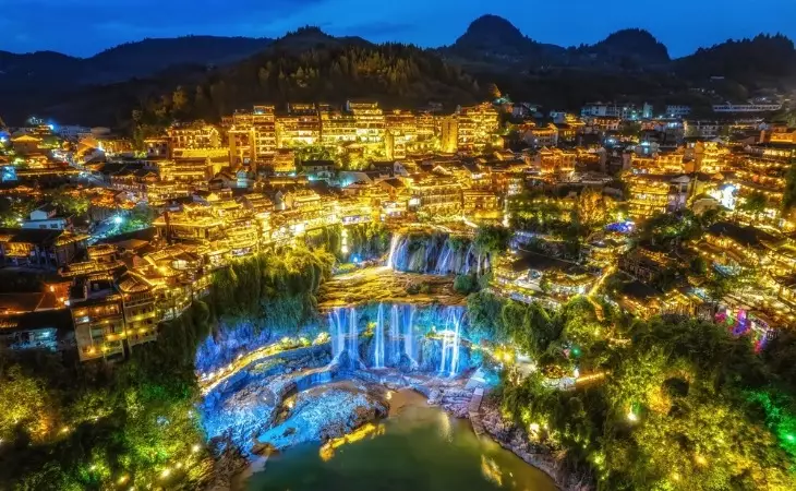 Discover Furong at Night