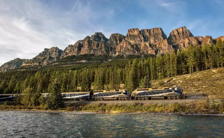  Rocky Mountaineer