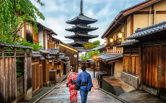 Our biggest sale is back – Your partner can fly FREE!