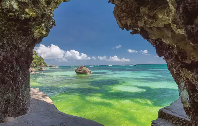 DAY 2: DISCOVER BORACAY AT LEISURE