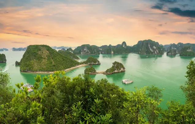 DAYS 2: CRUISE HALONG BAY