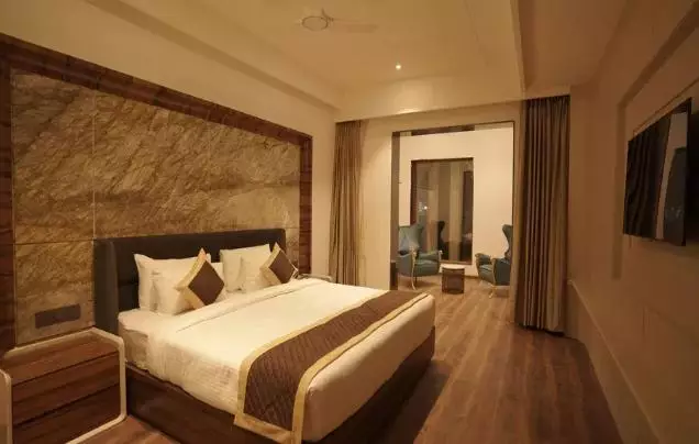 Classic Sapphire Ananta