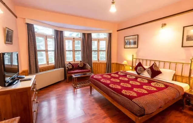 Woodville Palace Hotel 