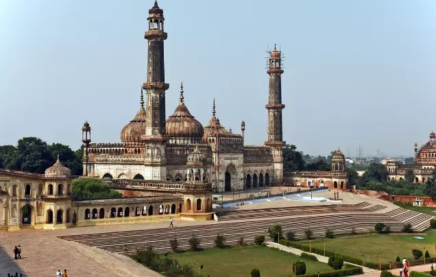 Day 5: Lucknow to Agra