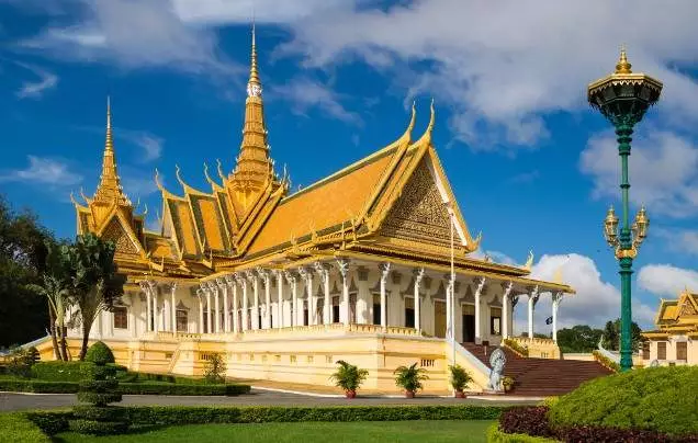 Day 16: Phnom Penh By Cyclo