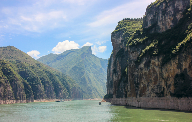 Days 9-11: Yangtze River Cruise