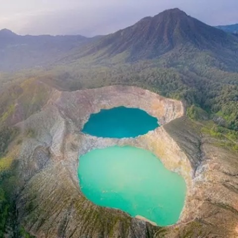 Mt Kelimutu