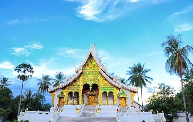 DAY 9: Cruise to Luang Prabang