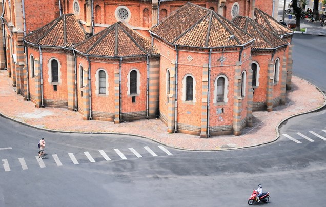 Day 1: Fly To Saigon