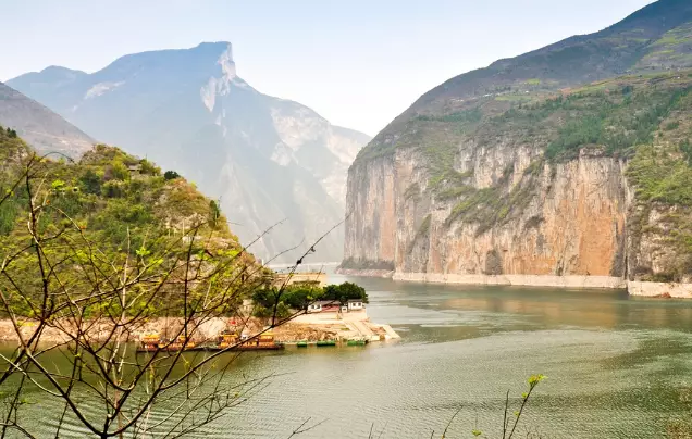 Days 7-9: Yangtze River Cruise