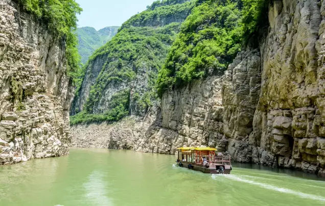 Days 16-17: Yangtze River Cruise