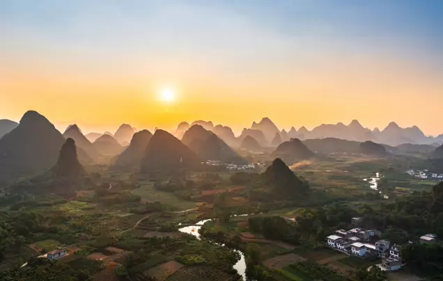 DAY 17: Beautiful Guilin